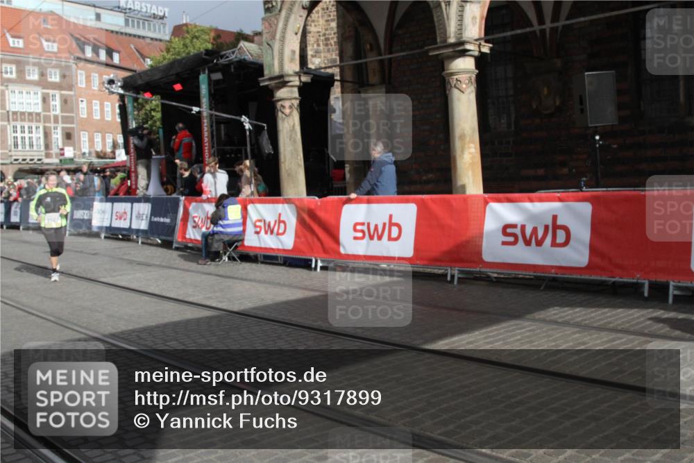 05.10.2025 - 20. swb-Marathon Bremen Yannick Fuchs http://msf.ph/oto/9317899 05.10.2025 11:15:42 Ziel 9567 meine-sportfotos.de