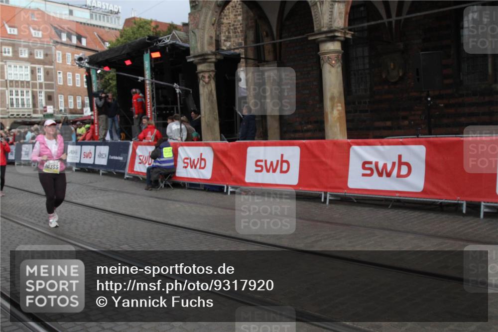 05.10.2025 - 20. swb-Marathon Bremen Yannick Fuchs http://msf.ph/oto/9317920 05.10.2025 11:16:01 Ziel 8476, 10355, 11375 meine-sportfotos.de