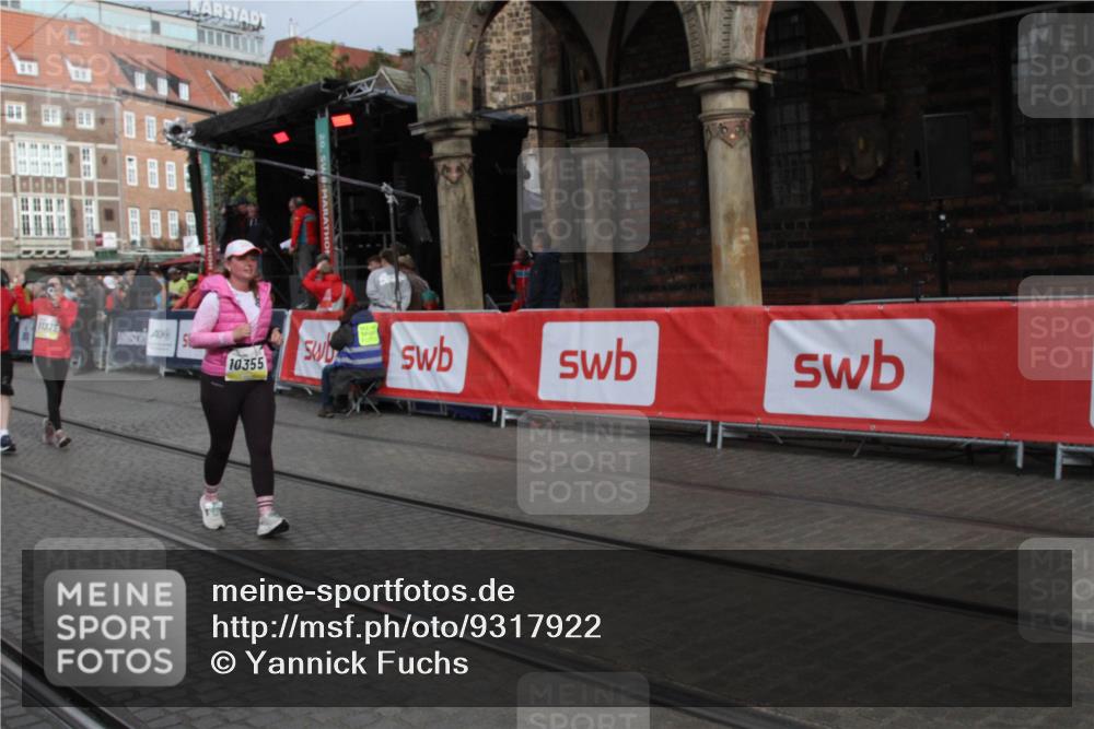 05.10.2025 - 20. swb-Marathon Bremen Yannick Fuchs http://msf.ph/oto/9317922 05.10.2025 11:16:02 Ziel 8476, 10355, 11375 meine-sportfotos.de