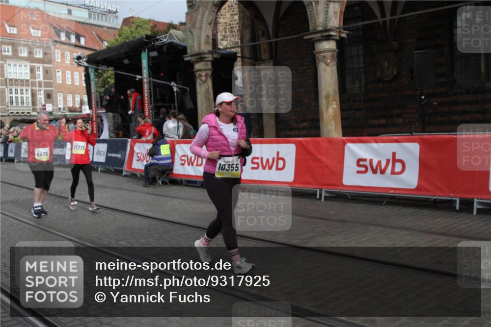 05.10.2025 - 20. swb-Marathon Bremen Yannick Fuchs http://msf.ph/oto/9317925 05.10.2025 11:16:03 Ziel 8476, 10355, 10831, 10846, 11375 meine-sportfotos.de