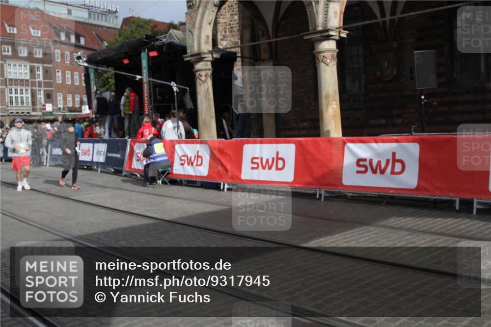 05.10.2025 - 20. swb-Marathon Bremen Yannick Fuchs http://msf.ph/oto/9317945 05.10.2025 11:16:10 Ziel 7109, 9640, 10220, 10635, 11331 meine-sportfotos.de
