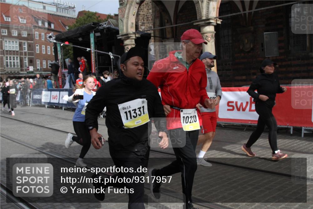 05.10.2025 - 20. swb-Marathon Bremen Yannick Fuchs http://msf.ph/oto/9317957 05.10.2025 11:16:14 Ziel 7109, 9640, 9679, 10220, 10340, 10564, 10635, 11331, 11378 meine-sportfotos.de