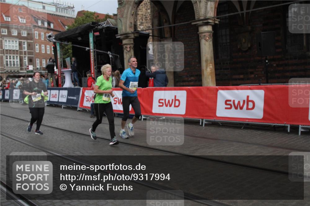 05.10.2025 - 20. swb-Marathon Bremen Yannick Fuchs http://msf.ph/oto/9317994 05.10.2025 11:16:42 Ziel 9301, 9753, 11020, 11182, 11438 meine-sportfotos.de