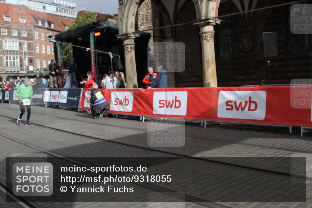 05.10.2025 - 20. swb-Marathon Bremen Yannick Fuchs http://msf.ph/oto/9318055 05.10.2025 11:17:11 Ziel 10759, 10874 meine-sportfotos.de