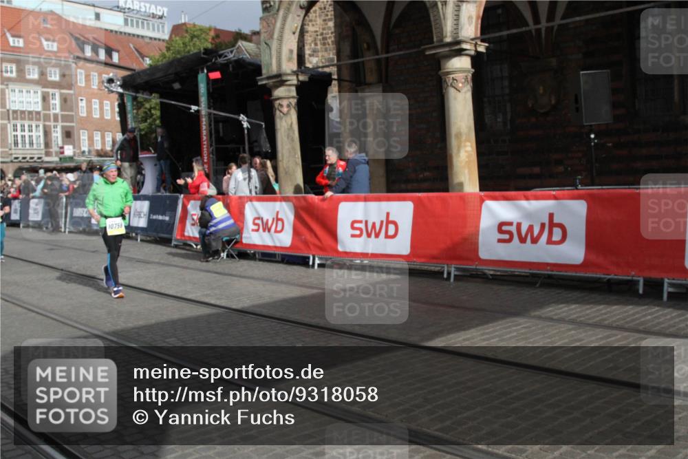 05.10.2025 - 20. swb-Marathon Bremen Yannick Fuchs http://msf.ph/oto/9318058 05.10.2025 11:17:12 Ziel 10759, 10874 meine-sportfotos.de