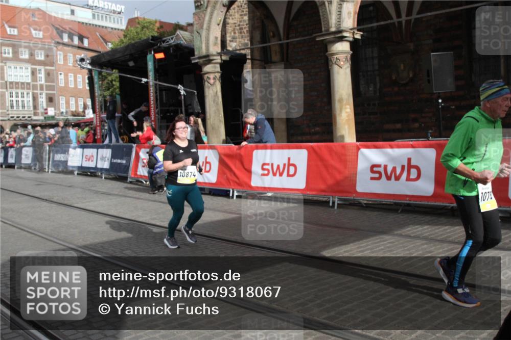 05.10.2025 - 20. swb-Marathon Bremen Yannick Fuchs http://msf.ph/oto/9318067 05.10.2025 11:17:15 Ziel 10759, 10874 meine-sportfotos.de