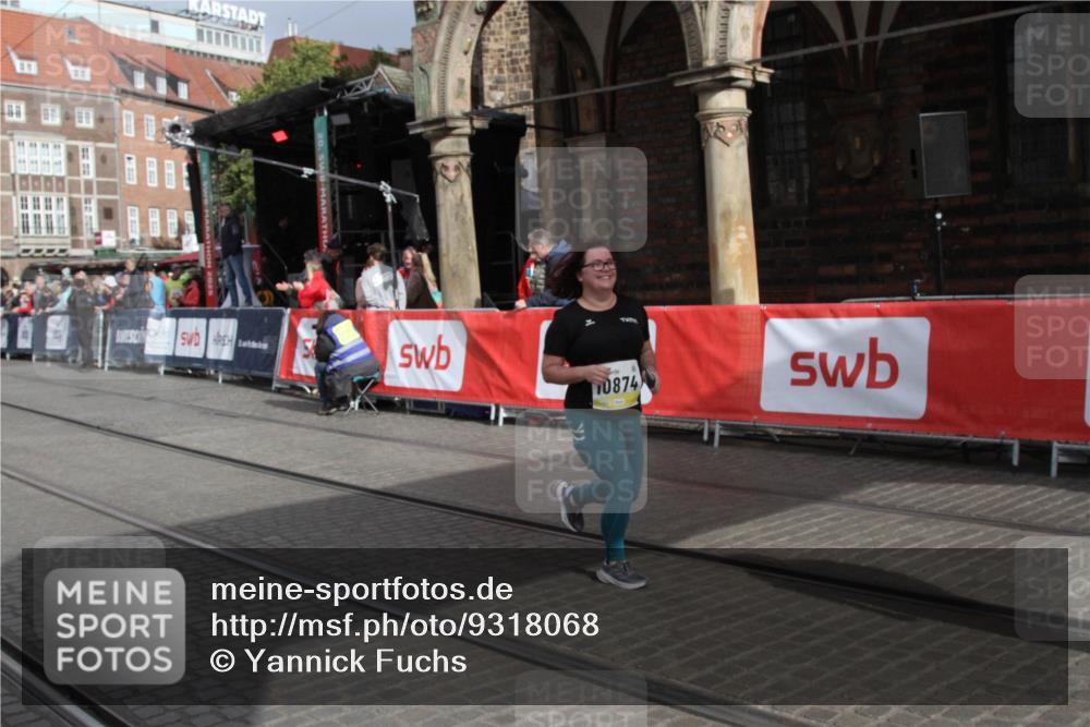 05.10.2025 - 20. swb-Marathon Bremen Yannick Fuchs http://msf.ph/oto/9318068 05.10.2025 11:17:16 Ziel 10874 meine-sportfotos.de