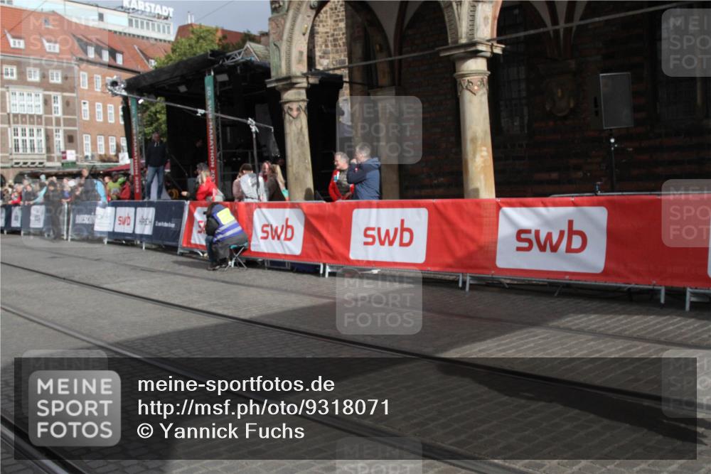 05.10.2025 - 20. swb-Marathon Bremen Yannick Fuchs http://msf.ph/oto/9318071 05.10.2025 11:17:16 Ziel 10874 meine-sportfotos.de