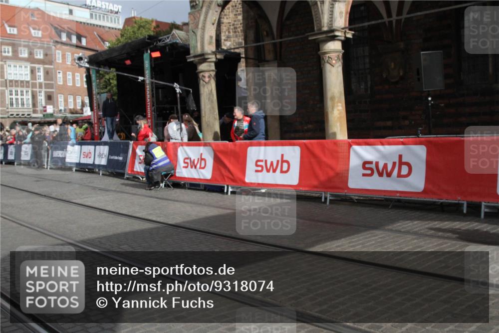 05.10.2025 - 20. swb-Marathon Bremen Yannick Fuchs http://msf.ph/oto/9318074 05.10.2025 11:17:17 Ziel  meine-sportfotos.de