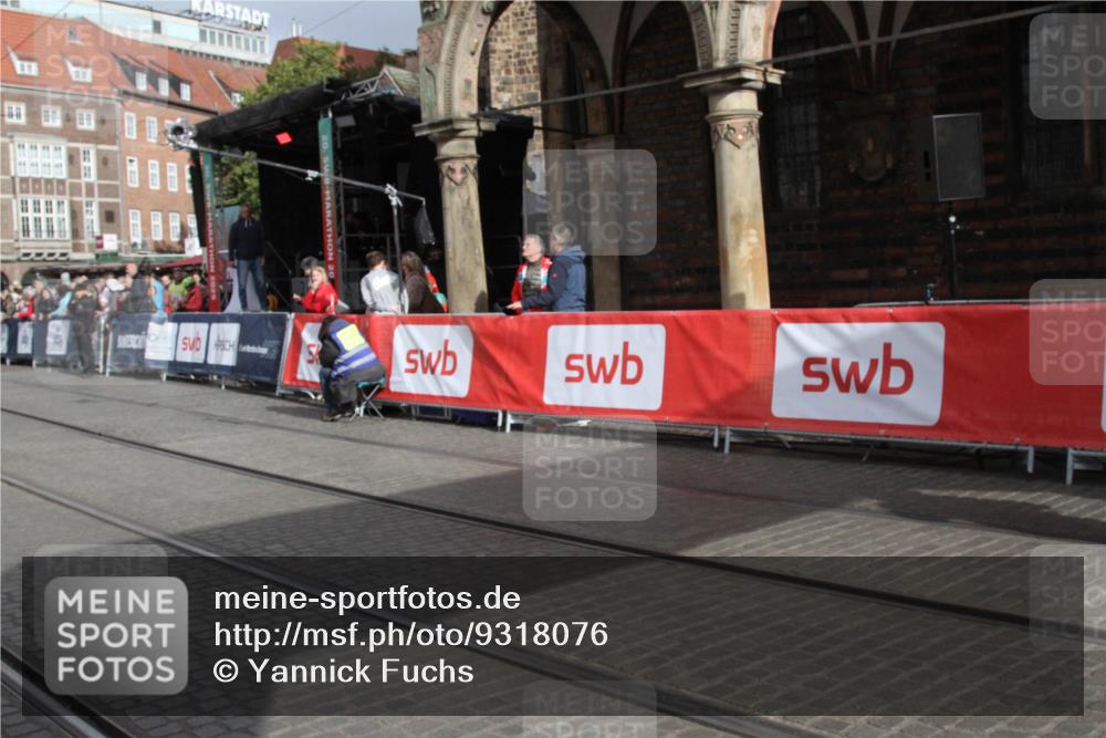 05.10.2025 - 20. swb-Marathon Bremen Yannick Fuchs http://msf.ph/oto/9318076 05.10.2025 11:17:18 Ziel  meine-sportfotos.de