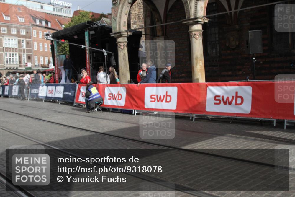 05.10.2025 - 20. swb-Marathon Bremen Yannick Fuchs http://msf.ph/oto/9318078 05.10.2025 11:17:19 Ziel  meine-sportfotos.de