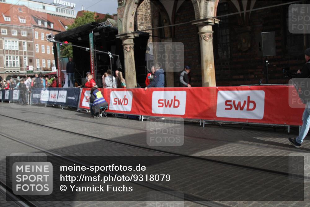 05.10.2025 - 20. swb-Marathon Bremen Yannick Fuchs http://msf.ph/oto/9318079 05.10.2025 11:17:19 Ziel  meine-sportfotos.de