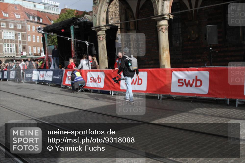 05.10.2025 - 20. swb-Marathon Bremen Yannick Fuchs http://msf.ph/oto/9318088 05.10.2025 11:17:22 Ziel 11008 meine-sportfotos.de