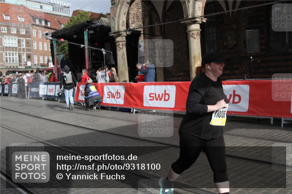 05.10.2025 - 20. swb-Marathon Bremen Yannick Fuchs http://msf.ph/oto/9318100 05.10.2025 11:17:26 Ziel 11008 meine-sportfotos.de