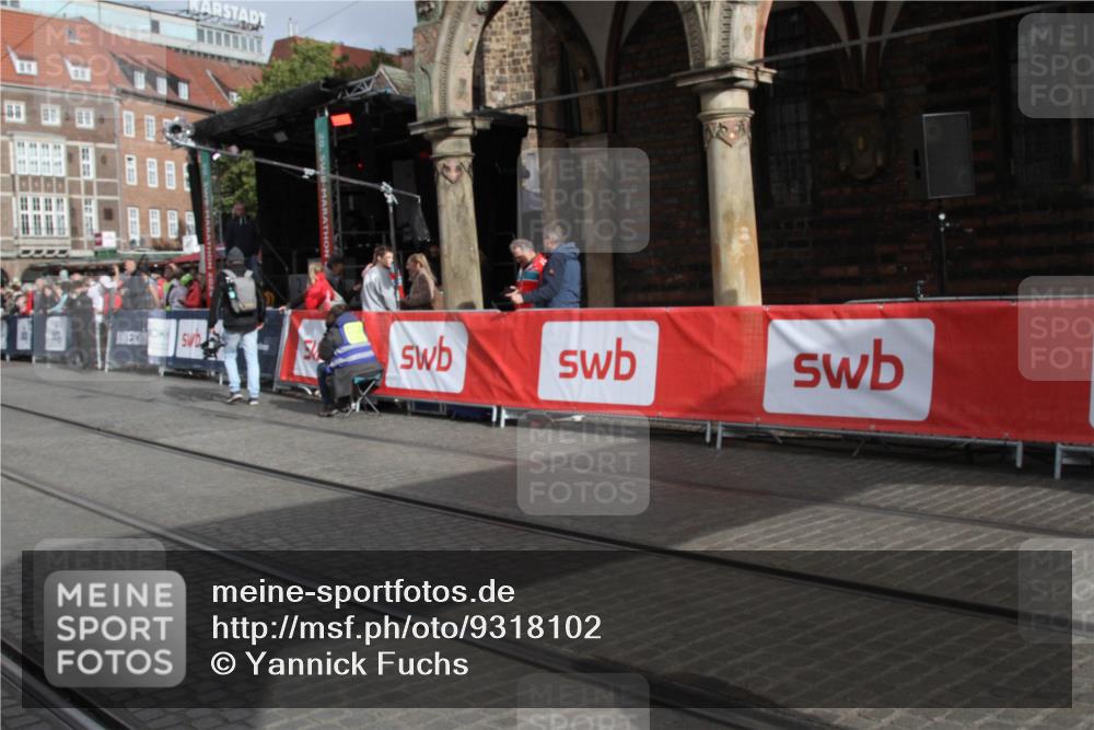 05.10.2025 - 20. swb-Marathon Bremen Yannick Fuchs http://msf.ph/oto/9318102 05.10.2025 11:17:27 Ziel 11008 meine-sportfotos.de