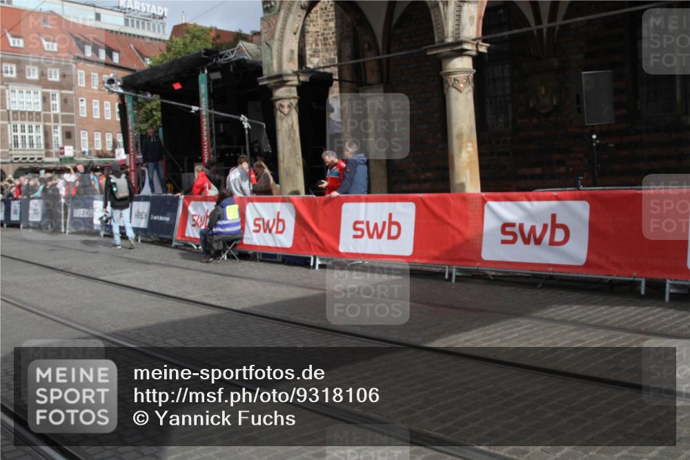 05.10.2025 - 20. swb-Marathon Bremen Yannick Fuchs http://msf.ph/oto/9318106 05.10.2025 11:17:28 Ziel 9805 meine-sportfotos.de