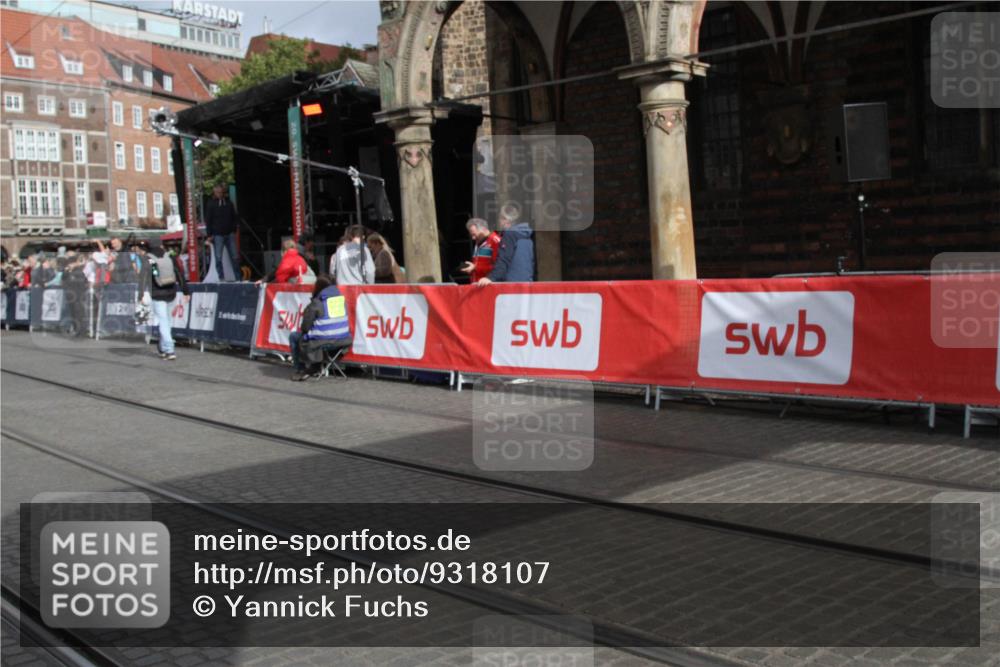 05.10.2025 - 20. swb-Marathon Bremen Yannick Fuchs http://msf.ph/oto/9318107 05.10.2025 11:17:29 Ziel 9805 meine-sportfotos.de