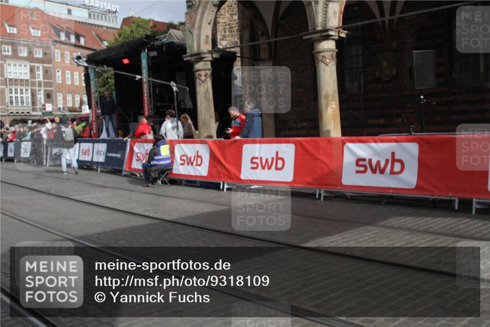 05.10.2025 - 20. swb-Marathon Bremen Yannick Fuchs http://msf.ph/oto/9318109 05.10.2025 11:17:29 Ziel 9805 meine-sportfotos.de
