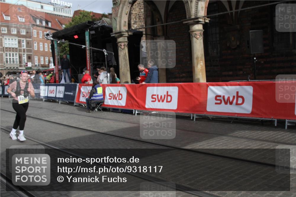 05.10.2025 - 20. swb-Marathon Bremen Yannick Fuchs http://msf.ph/oto/9318117 05.10.2025 11:17:32 Ziel 9805 meine-sportfotos.de