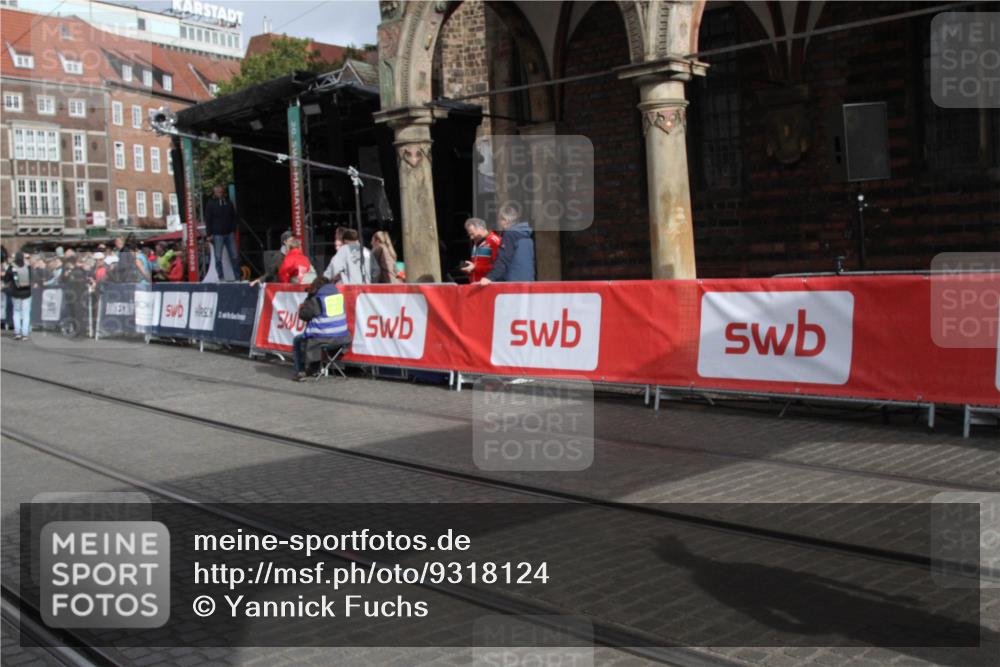 05.10.2025 - 20. swb-Marathon Bremen Yannick Fuchs http://msf.ph/oto/9318124 05.10.2025 11:17:34 Ziel 9805 meine-sportfotos.de