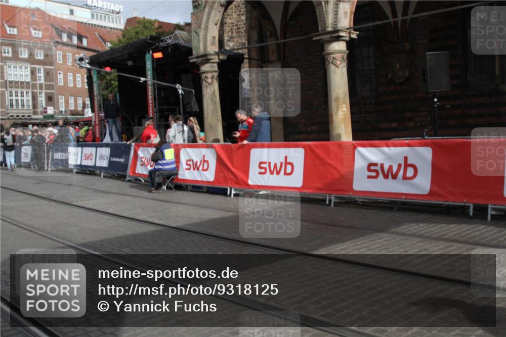 05.10.2025 - 20. swb-Marathon Bremen Yannick Fuchs http://msf.ph/oto/9318125 05.10.2025 11:17:35 Ziel  meine-sportfotos.de