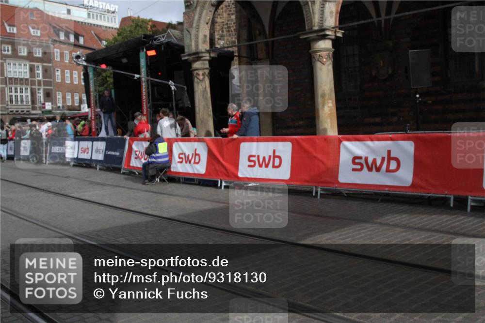 05.10.2025 - 20. swb-Marathon Bremen Yannick Fuchs http://msf.ph/oto/9318130 05.10.2025 11:17:36 Ziel  meine-sportfotos.de