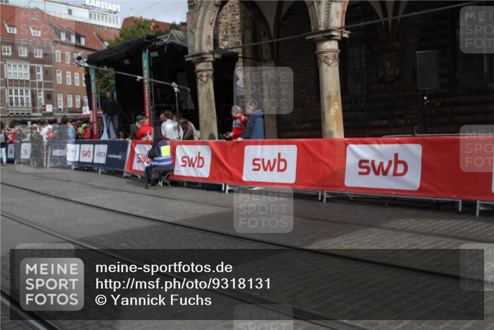 05.10.2025 - 20. swb-Marathon Bremen Yannick Fuchs http://msf.ph/oto/9318131 05.10.2025 11:17:37 Ziel  meine-sportfotos.de
