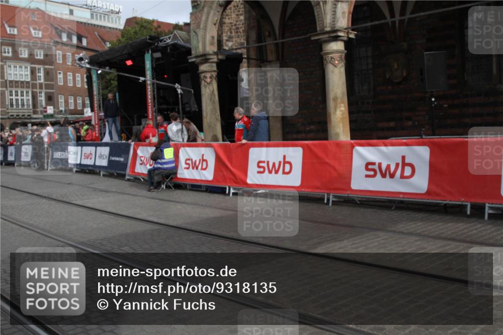05.10.2025 - 20. swb-Marathon Bremen Yannick Fuchs http://msf.ph/oto/9318135 05.10.2025 11:17:38 Ziel  meine-sportfotos.de