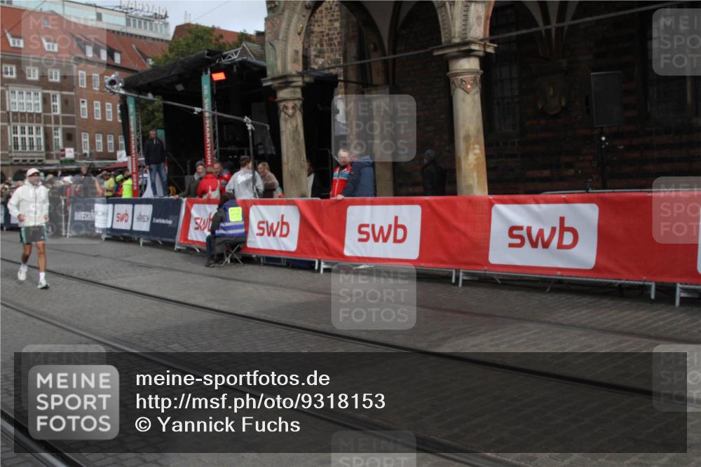 05.10.2025 - 20. swb-Marathon Bremen Yannick Fuchs http://msf.ph/oto/9318153 05.10.2025 11:17:44 Ziel 9869, 10312, 10465 meine-sportfotos.de