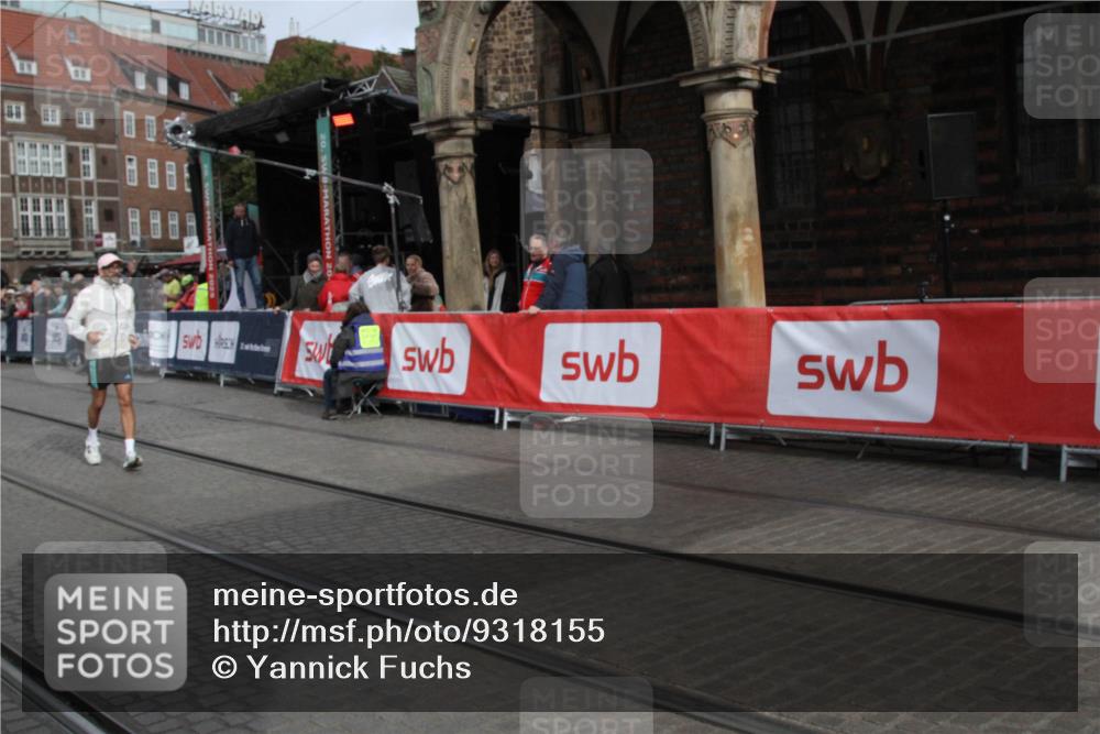 05.10.2025 - 20. swb-Marathon Bremen Yannick Fuchs http://msf.ph/oto/9318155 05.10.2025 11:17:45 Ziel 9869, 10312, 10465 meine-sportfotos.de