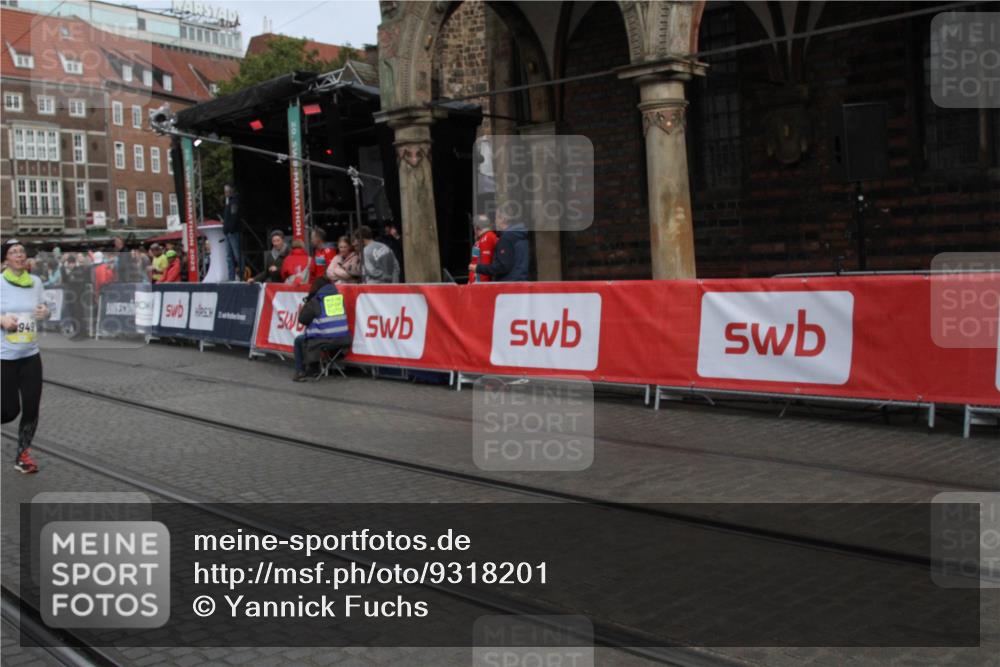 05.10.2025 - 20. swb-Marathon Bremen Yannick Fuchs http://msf.ph/oto/9318201 05.10.2025 11:18:01 Ziel 10949 meine-sportfotos.de
