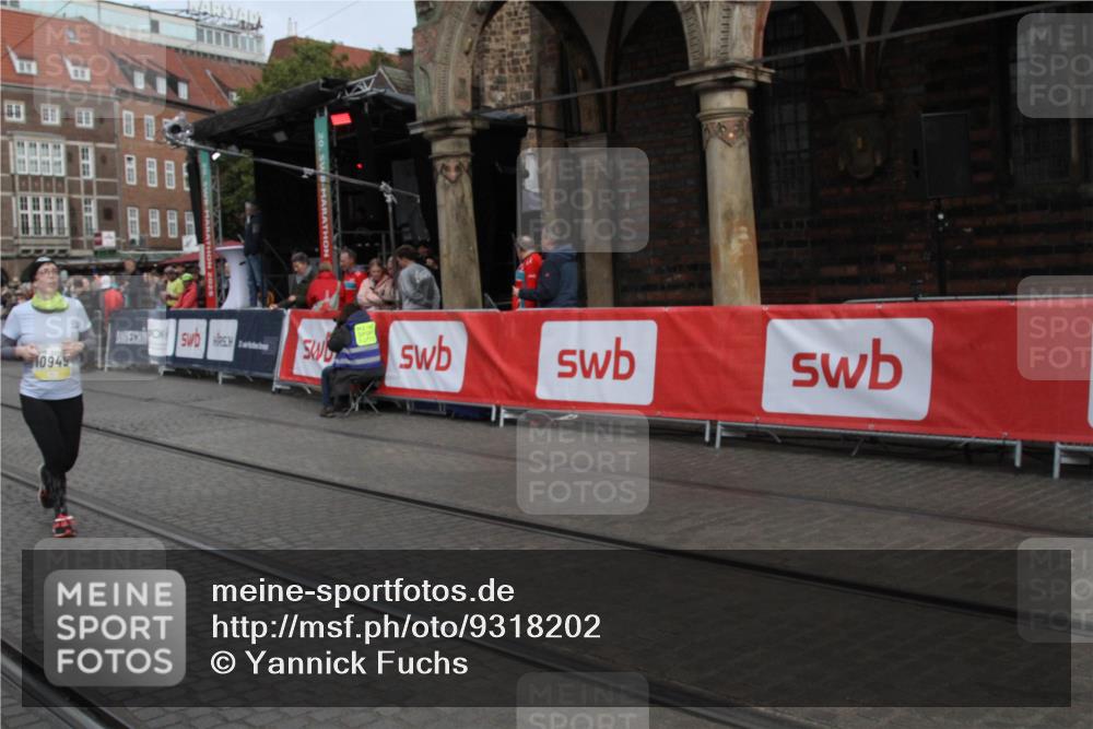05.10.2025 - 20. swb-Marathon Bremen Yannick Fuchs http://msf.ph/oto/9318202 05.10.2025 11:18:01 Ziel 10949 meine-sportfotos.de