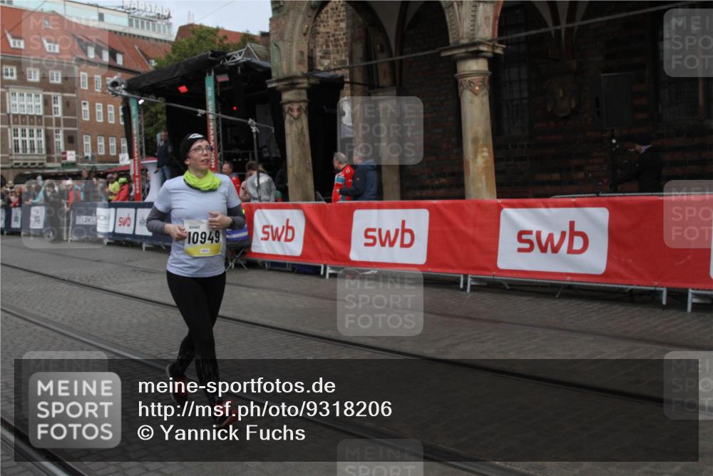 05.10.2025 - 20. swb-Marathon Bremen Yannick Fuchs http://msf.ph/oto/9318206 05.10.2025 11:18:02 Ziel 10949 meine-sportfotos.de