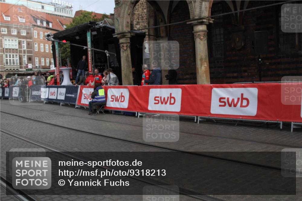 05.10.2025 - 20. swb-Marathon Bremen Yannick Fuchs http://msf.ph/oto/9318213 05.10.2025 11:18:05 Ziel 10808 meine-sportfotos.de