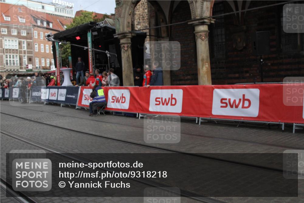 05.10.2025 - 20. swb-Marathon Bremen Yannick Fuchs http://msf.ph/oto/9318218 05.10.2025 11:18:06 Ziel 10808, 11082 meine-sportfotos.de