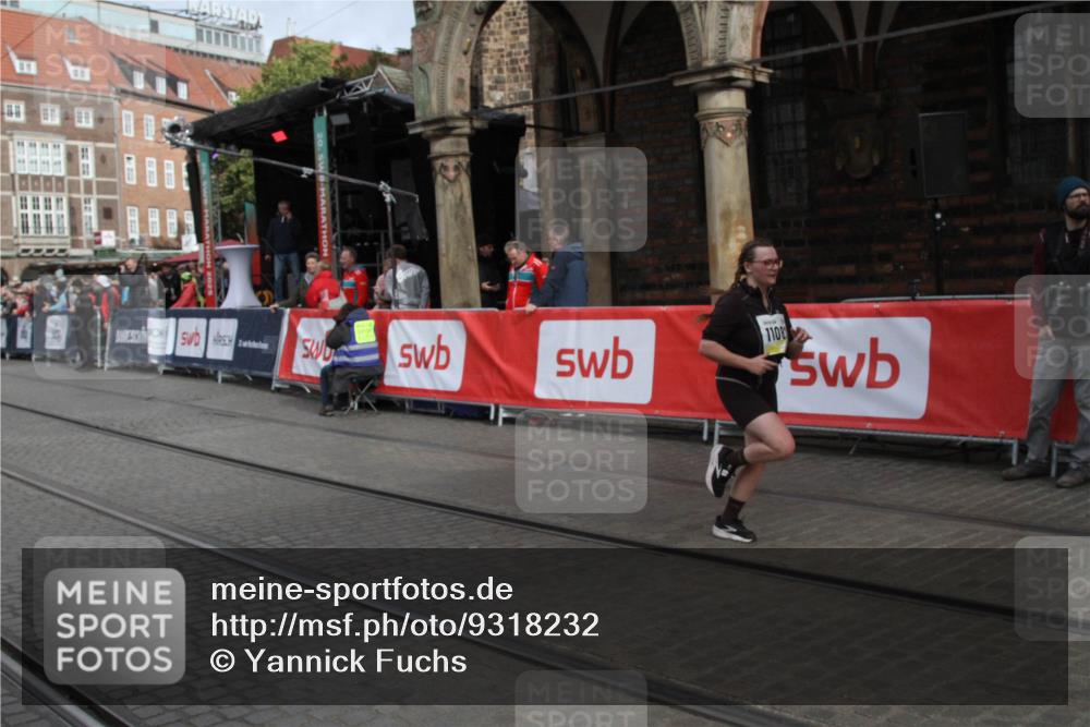 05.10.2025 - 20. swb-Marathon Bremen Yannick Fuchs http://msf.ph/oto/9318232 05.10.2025 11:18:11 Ziel 11082 meine-sportfotos.de