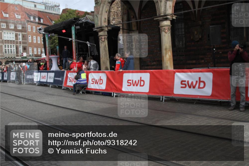 05.10.2025 - 20. swb-Marathon Bremen Yannick Fuchs http://msf.ph/oto/9318242 05.10.2025 11:18:14 Ziel  meine-sportfotos.de