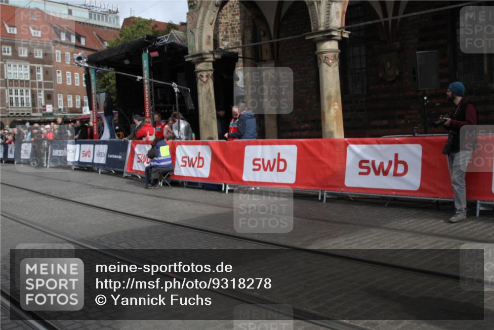 05.10.2025 - 20. swb-Marathon Bremen Yannick Fuchs http://msf.ph/oto/9318278 05.10.2025 11:18:26 Ziel 10198, 10795 meine-sportfotos.de