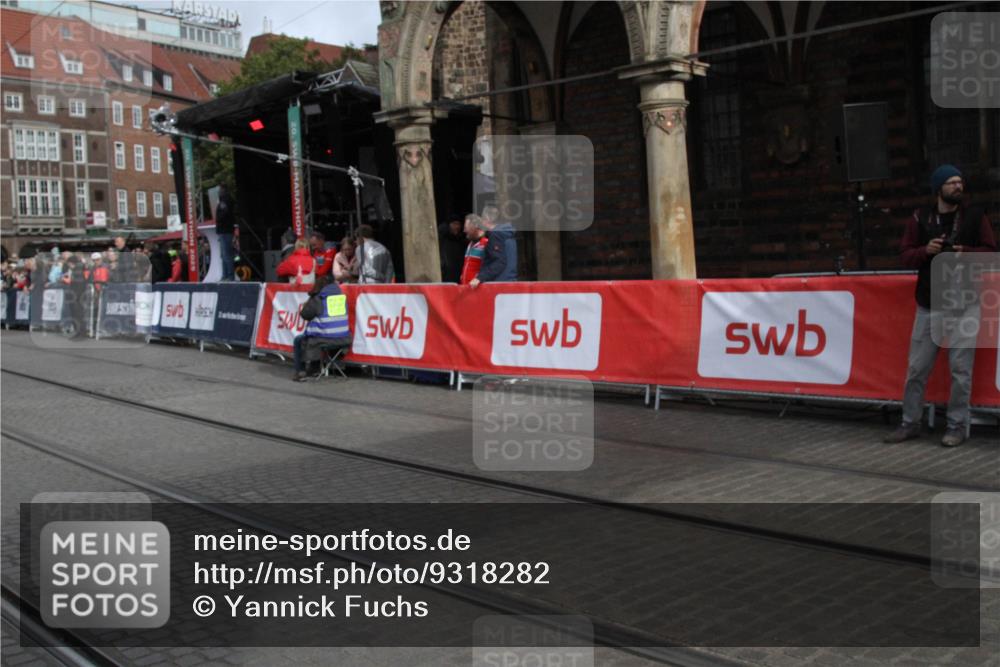 05.10.2025 - 20. swb-Marathon Bremen Yannick Fuchs http://msf.ph/oto/9318282 05.10.2025 11:18:28 Ziel 10795 meine-sportfotos.de