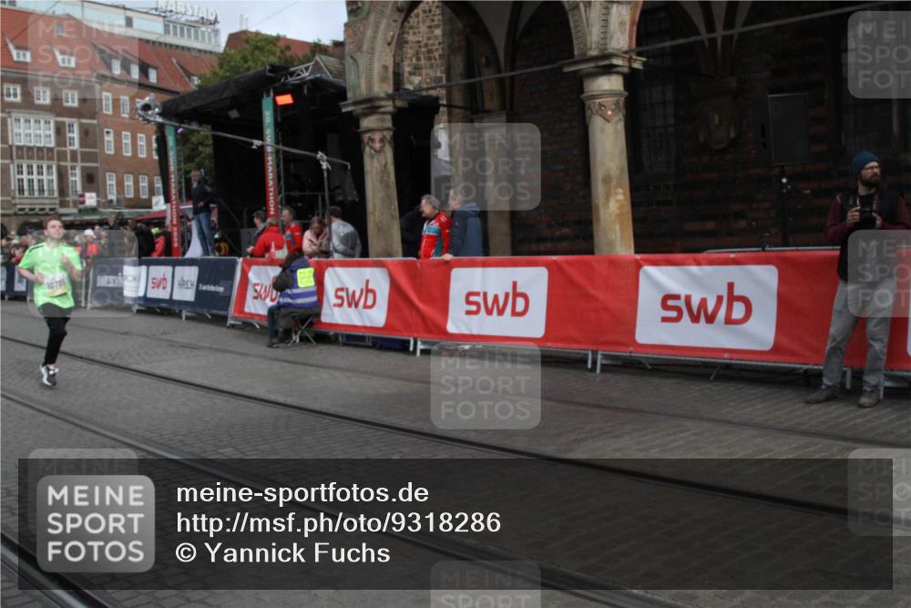 05.10.2025 - 20. swb-Marathon Bremen Yannick Fuchs http://msf.ph/oto/9318286 05.10.2025 11:18:29 Ziel 10795, 11043 meine-sportfotos.de