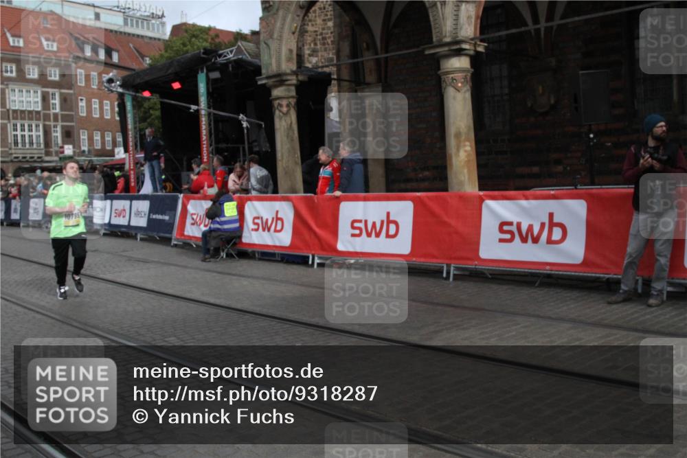 05.10.2025 - 20. swb-Marathon Bremen Yannick Fuchs http://msf.ph/oto/9318287 05.10.2025 11:18:29 Ziel 10795, 11043 meine-sportfotos.de