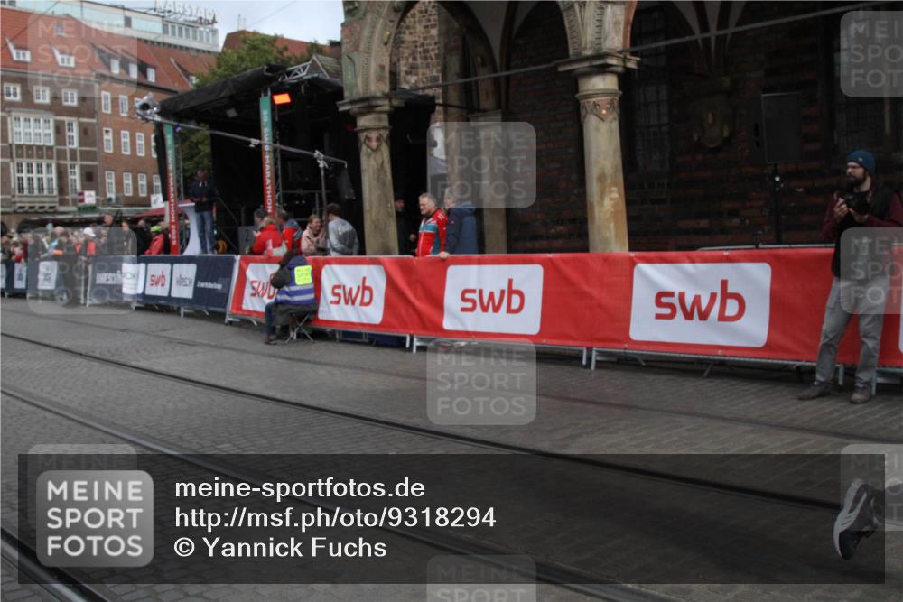 05.10.2025 - 20. swb-Marathon Bremen Yannick Fuchs http://msf.ph/oto/9318294 05.10.2025 11:18:32 Ziel 10795, 11043 meine-sportfotos.de