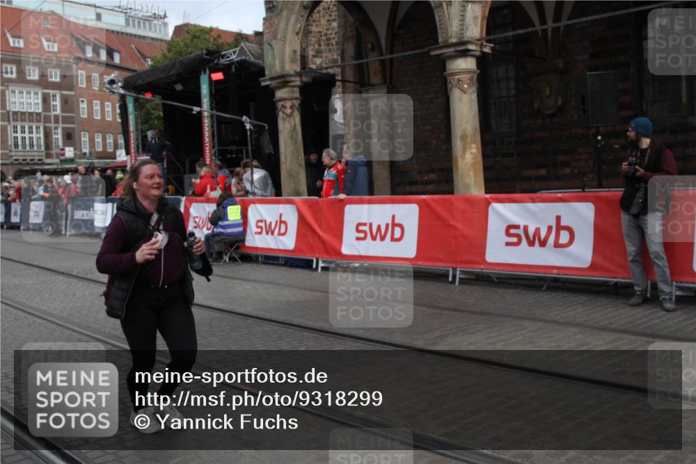 05.10.2025 - 20. swb-Marathon Bremen Yannick Fuchs http://msf.ph/oto/9318299 05.10.2025 11:18:34 Ziel 10076, 11043, 11690 meine-sportfotos.de