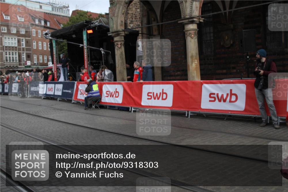 05.10.2025 - 20. swb-Marathon Bremen Yannick Fuchs http://msf.ph/oto/9318303 05.10.2025 11:18:35 Ziel 10076, 11043, 11690 meine-sportfotos.de