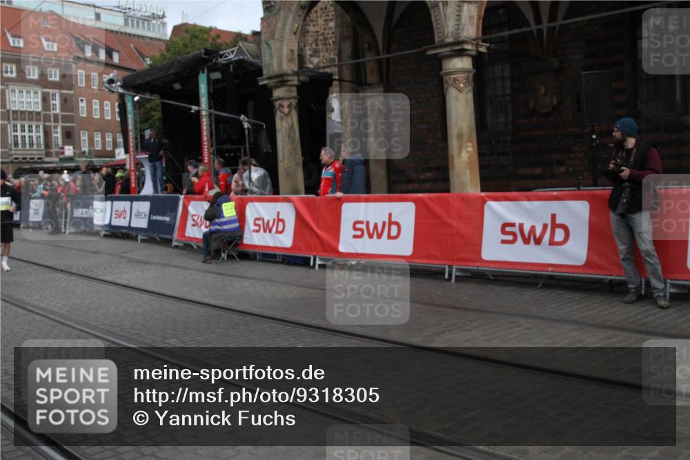 05.10.2025 - 20. swb-Marathon Bremen Yannick Fuchs http://msf.ph/oto/9318305 05.10.2025 11:18:35 Ziel 10076, 11043, 11690 meine-sportfotos.de