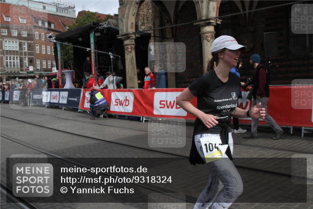 05.10.2025 - 20. swb-Marathon Bremen Yannick Fuchs http://msf.ph/oto/9318324 05.10.2025 11:18:43 Ziel 10472 meine-sportfotos.de
