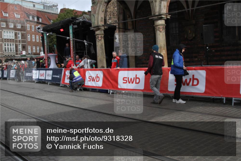 05.10.2025 - 20. swb-Marathon Bremen Yannick Fuchs http://msf.ph/oto/9318328 05.10.2025 11:18:45 Ziel 11480 meine-sportfotos.de