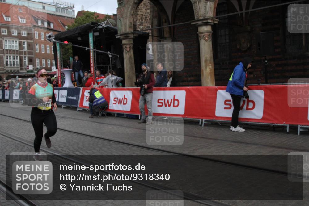05.10.2025 - 20. swb-Marathon Bremen Yannick Fuchs http://msf.ph/oto/9318340 05.10.2025 11:18:49 Ziel 11480 meine-sportfotos.de