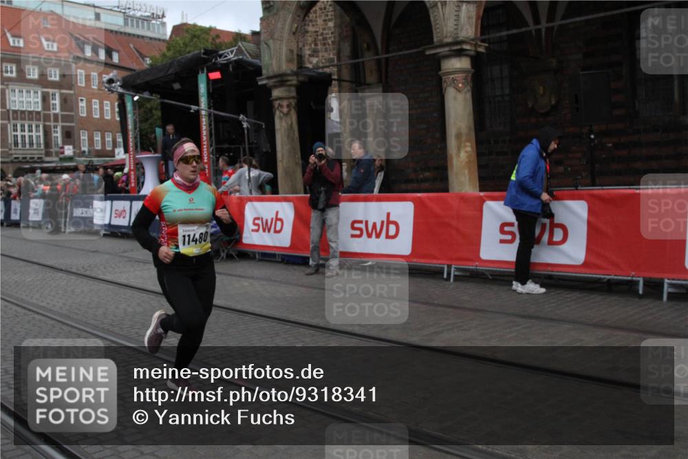 05.10.2025 - 20. swb-Marathon Bremen Yannick Fuchs http://msf.ph/oto/9318341 05.10.2025 11:18:49 Ziel 11480 meine-sportfotos.de