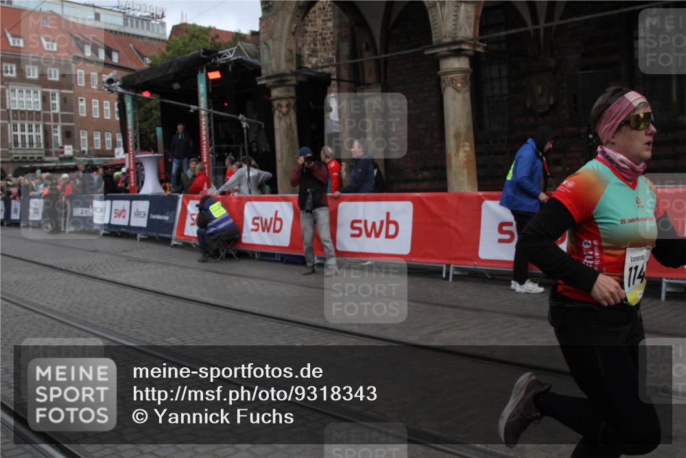 05.10.2025 - 20. swb-Marathon Bremen Yannick Fuchs http://msf.ph/oto/9318343 05.10.2025 11:18:50 Ziel 11480 meine-sportfotos.de